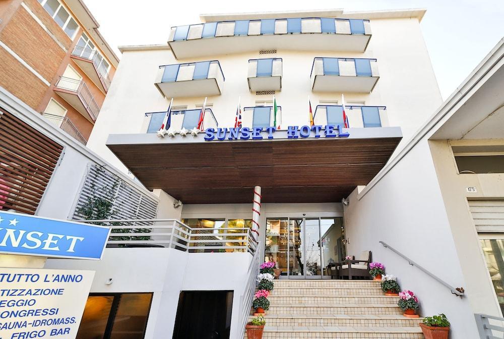 Hotel Sunset Rimini Exterior foto