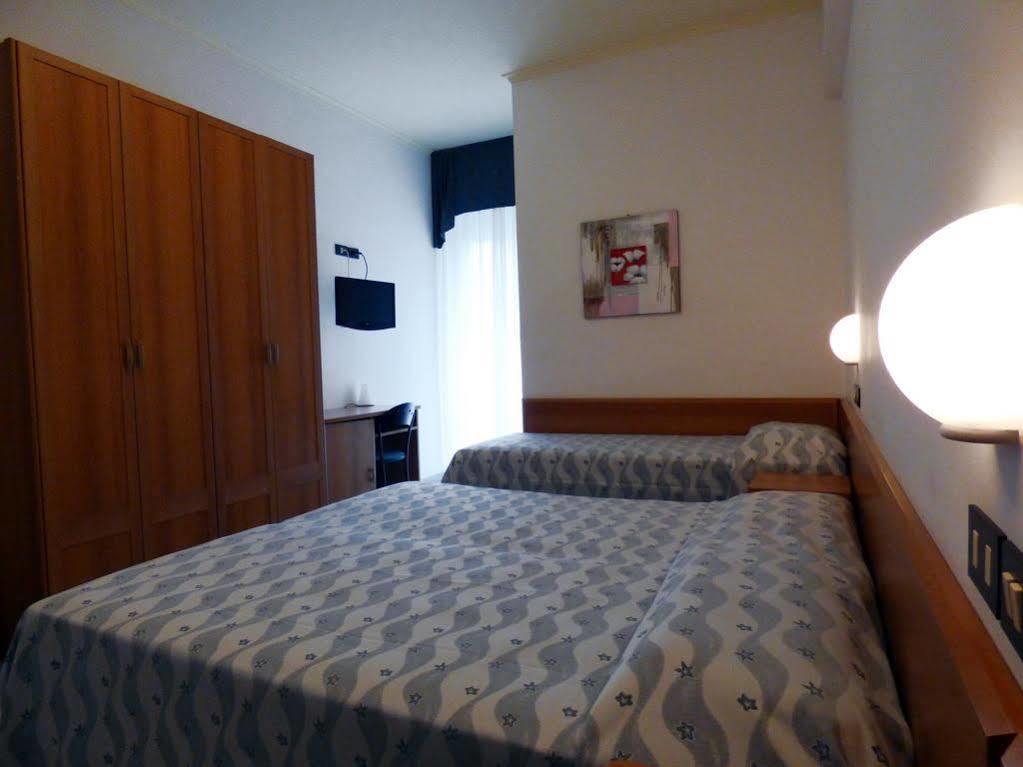 Hotel Sunset Rimini Exterior foto