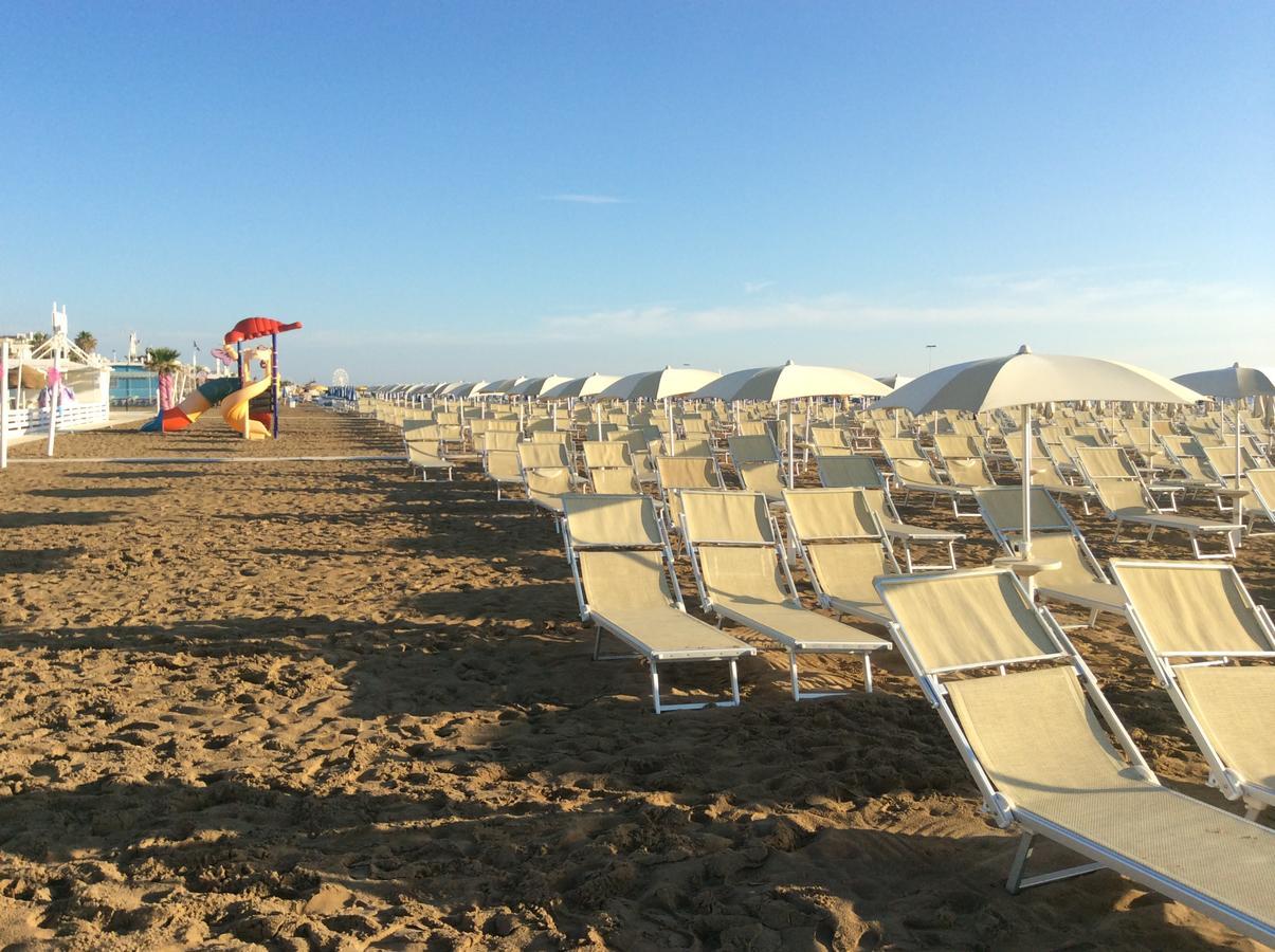Hotel Sunset Rimini Exterior foto